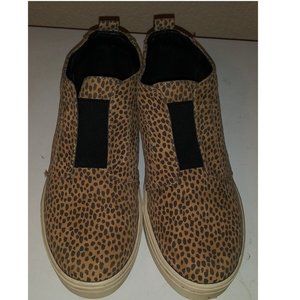 Universal Thread Slip-On Sneakers - Leopard Print - Size 6.5